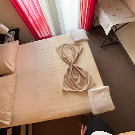 Buneci Apartment Tirana Esterno foto